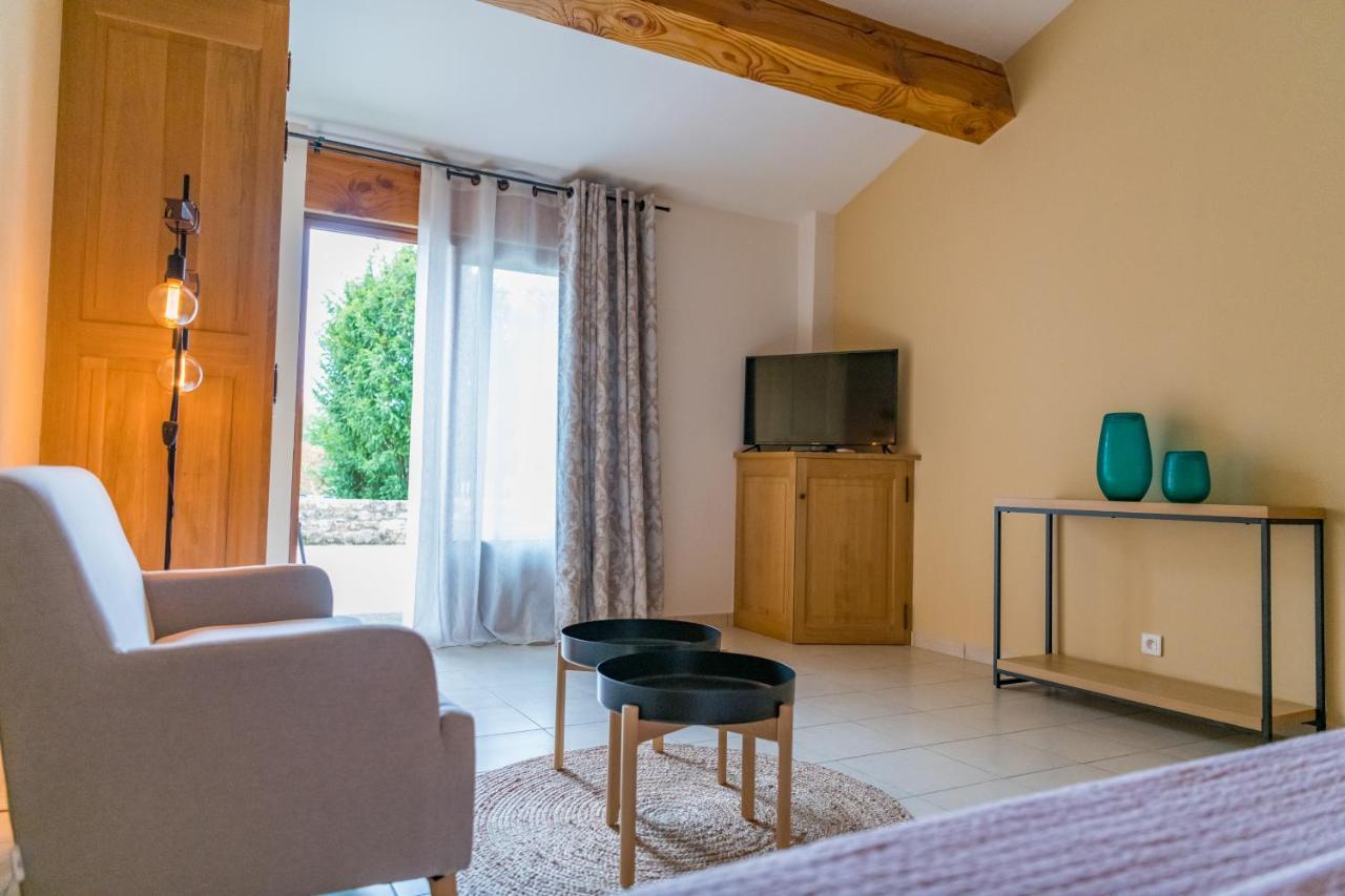 Sur Les Hauteurs Du Luberon-chez Lisett Bed & Breakfast Caseneuve
