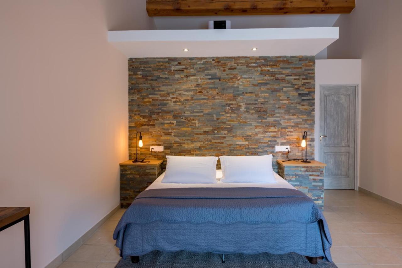 Sur Les Hauteurs Du Luberon-chez Lisett Bed & Breakfast 3*