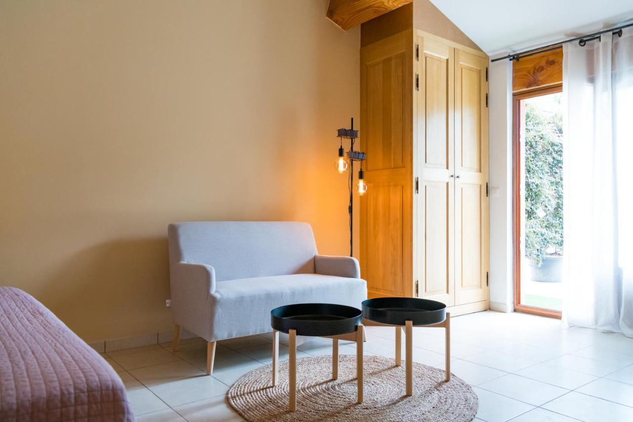 Sur Les Hauteurs Du Luberon-chez Lisett Bed & Breakfast Caseneuve