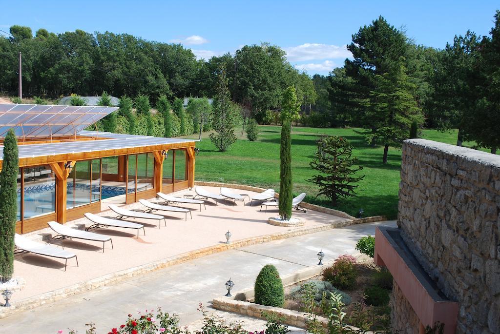 Sur Les Hauteurs Du Luberon-chez Lisett Bed & Breakfast 3*