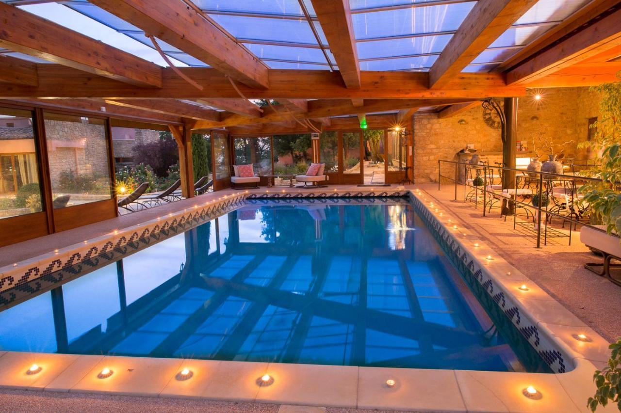 Sur Les Hauteurs Du Luberon-chez Lisett Bed & Breakfast Caseneuve