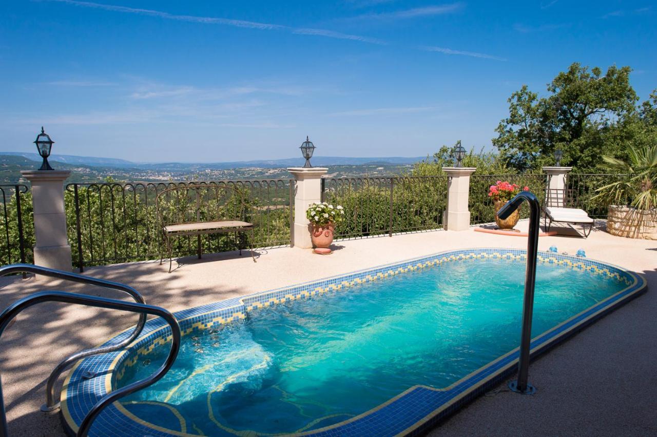 Sur Les Hauteurs Du Luberon-chez Lisett Caseneuve